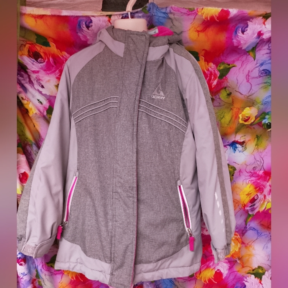Gerry Weber Kids Puffer Jacket in Gray and Pink